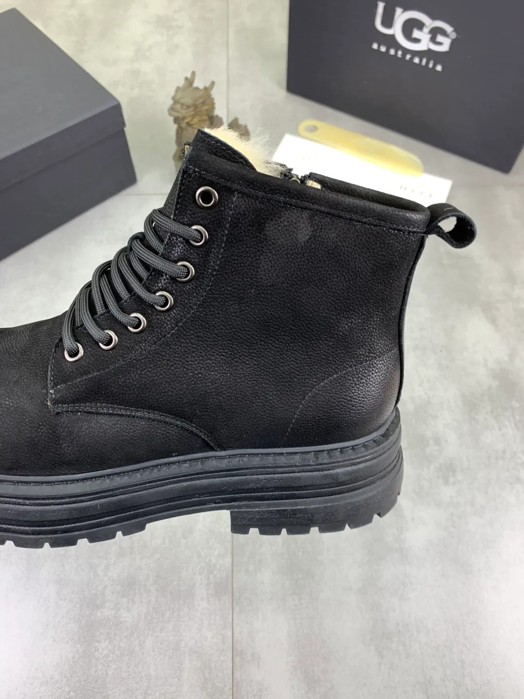 Men's men's shoes 💰P660 New arrival 🆕🆕🆕 IUGGI Men's British retro Martin boots Winter new men's outdoor hiking boots First layer of cowhide on the outside and wool on the inside Comfortable and warm Rubber sole sole Non-slip and firm Trendy and fashionable Casual and versatile Size: 38-44 (45 customized) Color: three colors